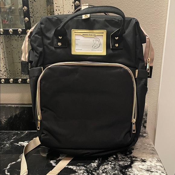 Diaper bag with changing station - Picture 1 of 5